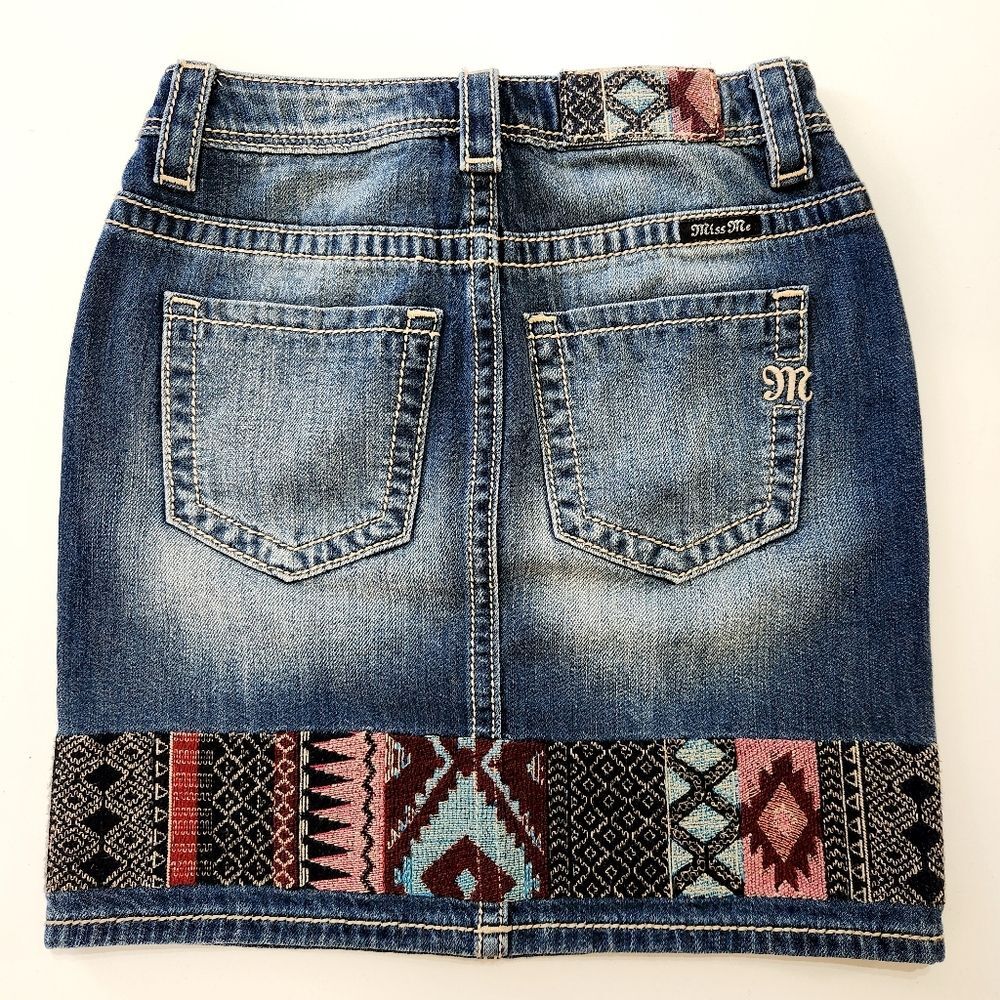 Miss Me High Rise Denim Skirt Southwestern Aztec Embroidered Border Size 25 - Picture 4 of 12